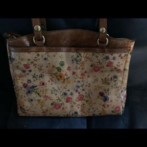 Patricia Nash prairie rose poppy tote